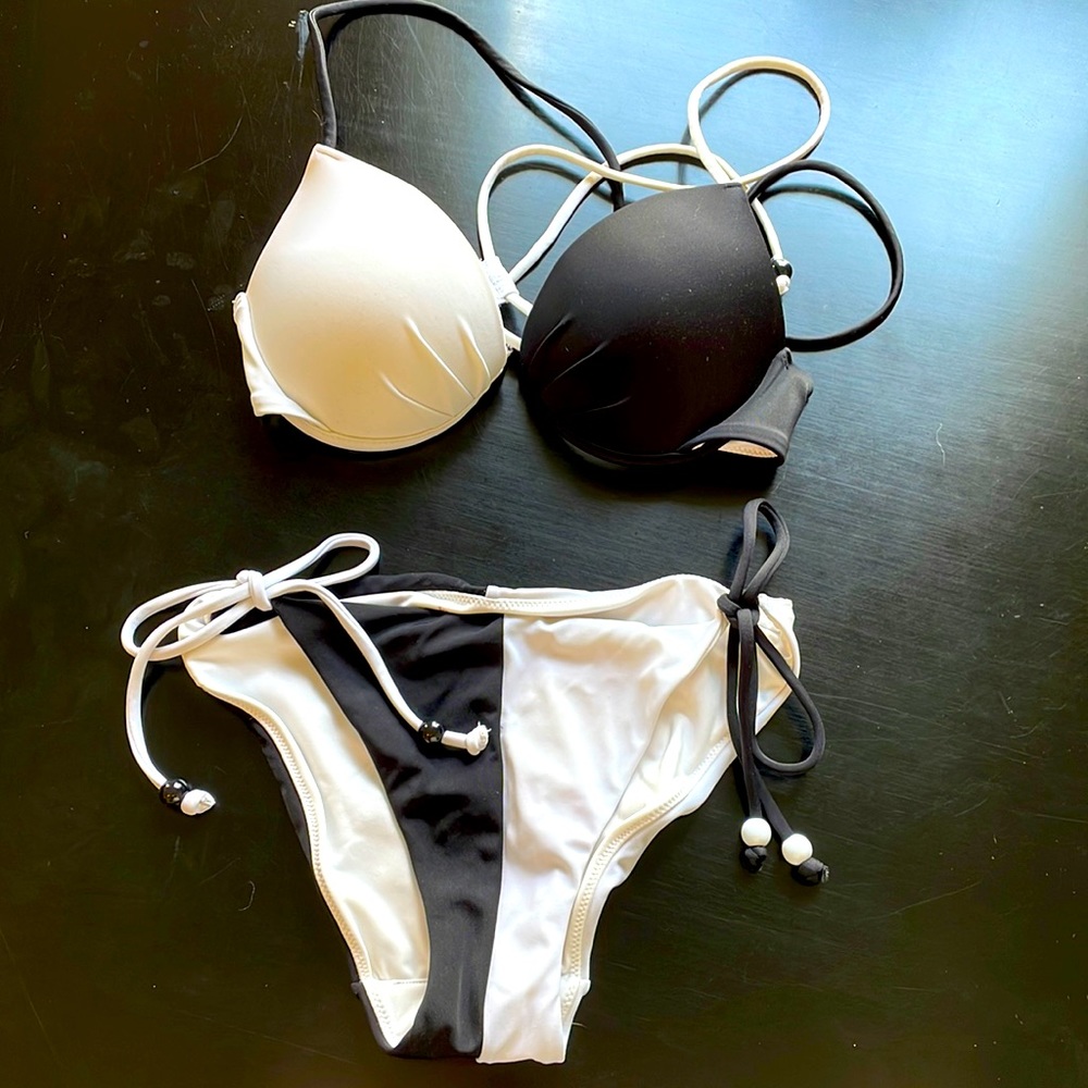 Victoria’s Secret Black and White Stringy Bikini 👙
